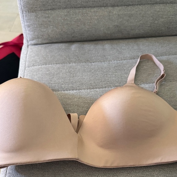 SKIMS Other - SKIMS wireless bra clay color